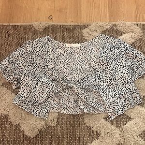 Cropped, tie in the front, animal print top.